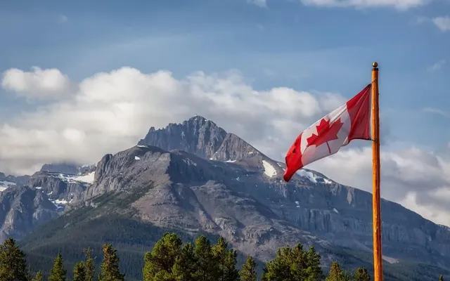 Canada invites 2,500 CEC candidates to apply for permanent residence
